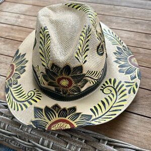 Bonitos Hand Painted & Crafted Women’s Hat L